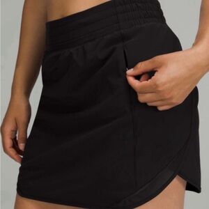 Lululemon- Hotty Hot High-Rise Skirt